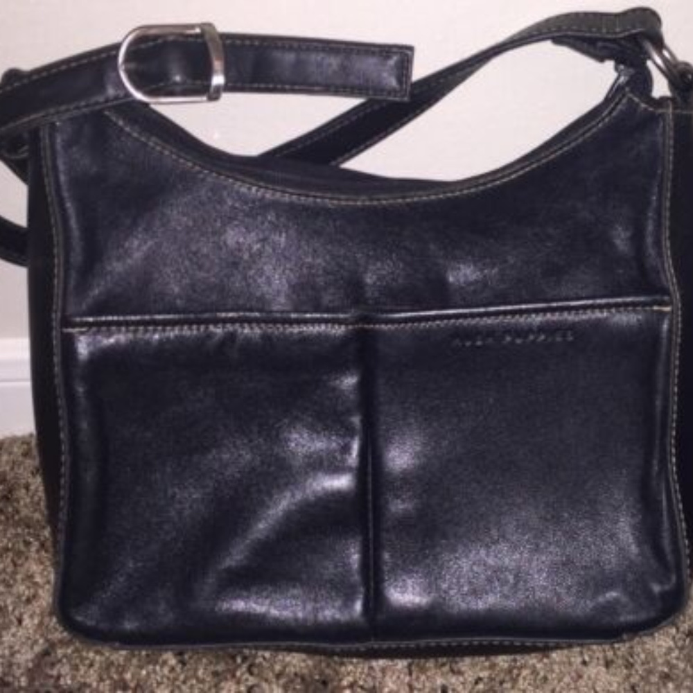BLACK HUSH PUPPIES SHOULDER BAG